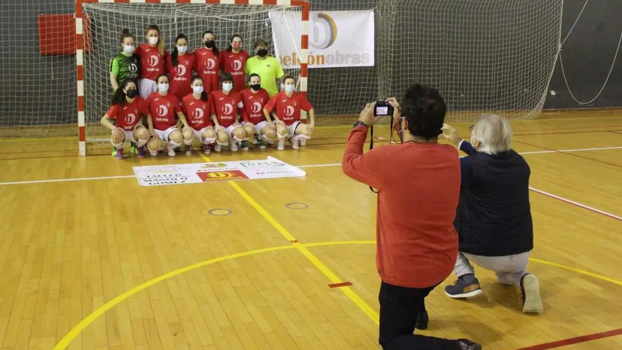 El Belc&oacute;n Luci Feri Fanum es fotografiado antes de enfrentarse al Villacarillo en Sanl&uacute;car - Ra&uacute;l J. Bustillos