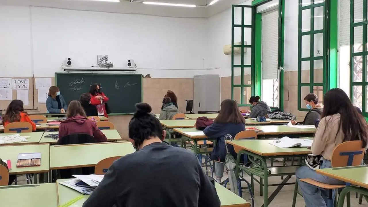 Visita a la Escuela de Arte Le&oacute;n Ortega. - VH