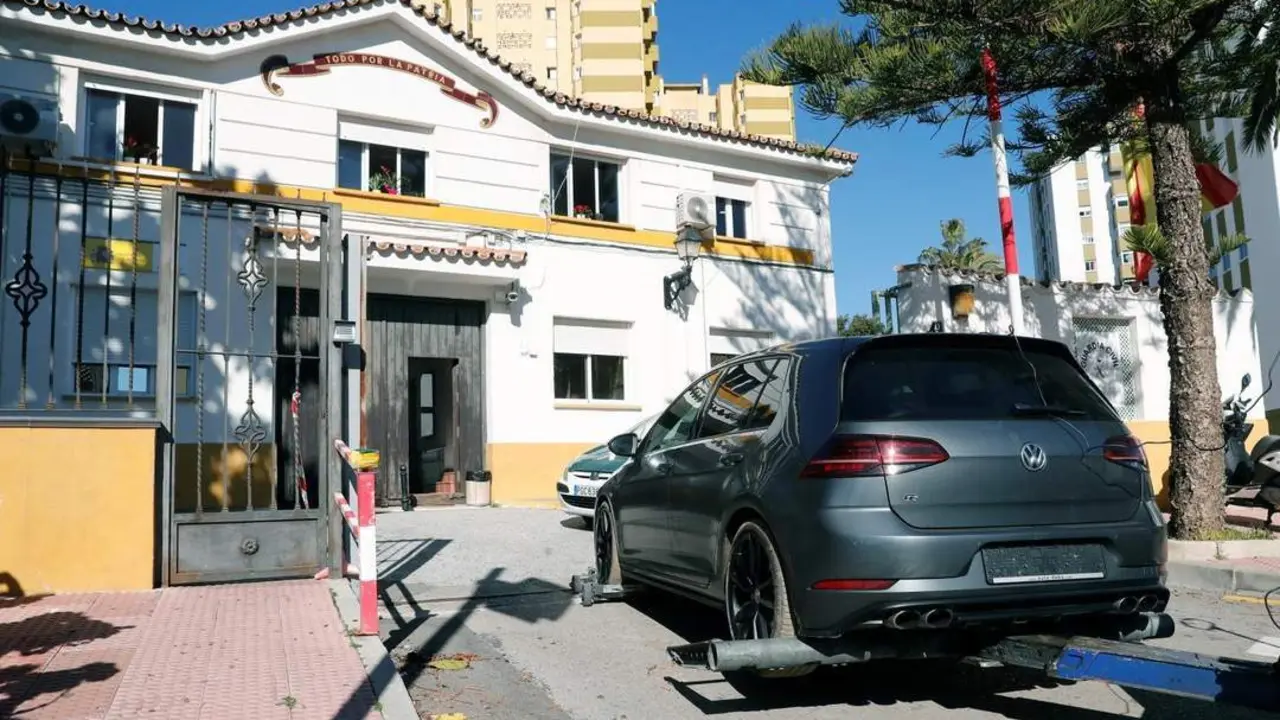 Coche en el que huy&oacute; el presunto atacante de las dos j&oacute;venes. - EFE/Jorge Zapata