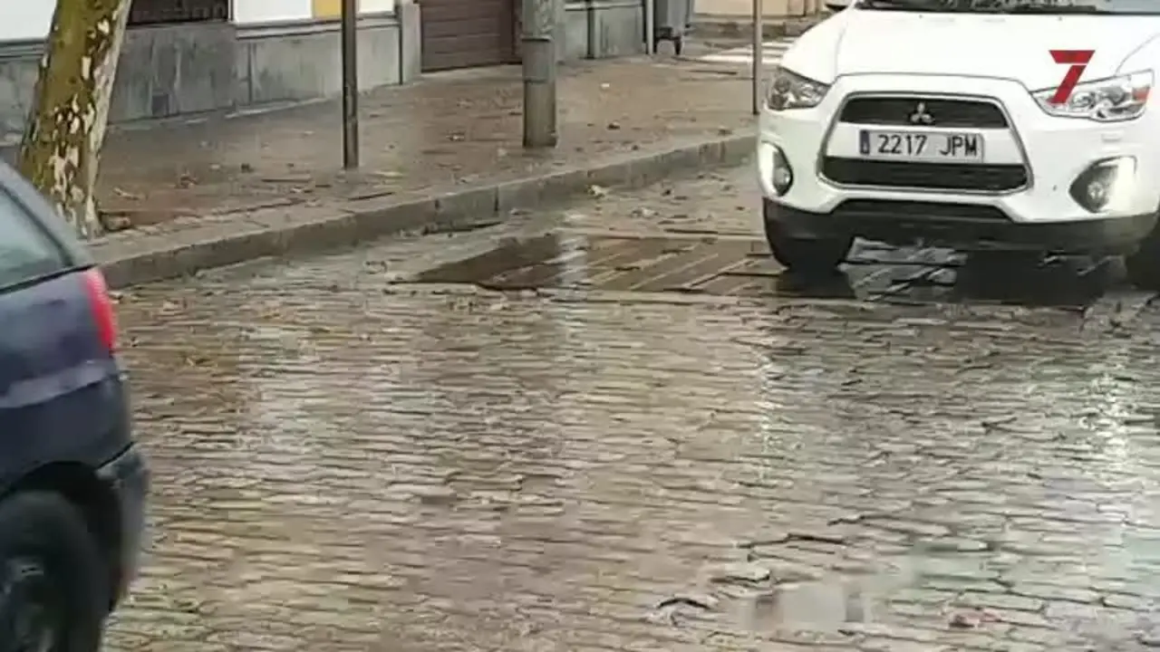 Una caravana de coches protesta en Jerez contra los despidos en Holcim