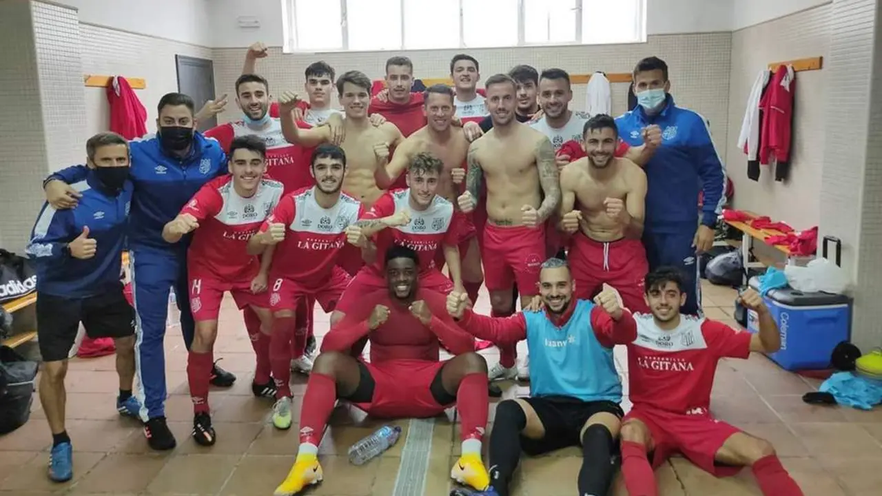 La UD Algaida celebra el triunfo obtenido en Villamart&iacute;n - UDA