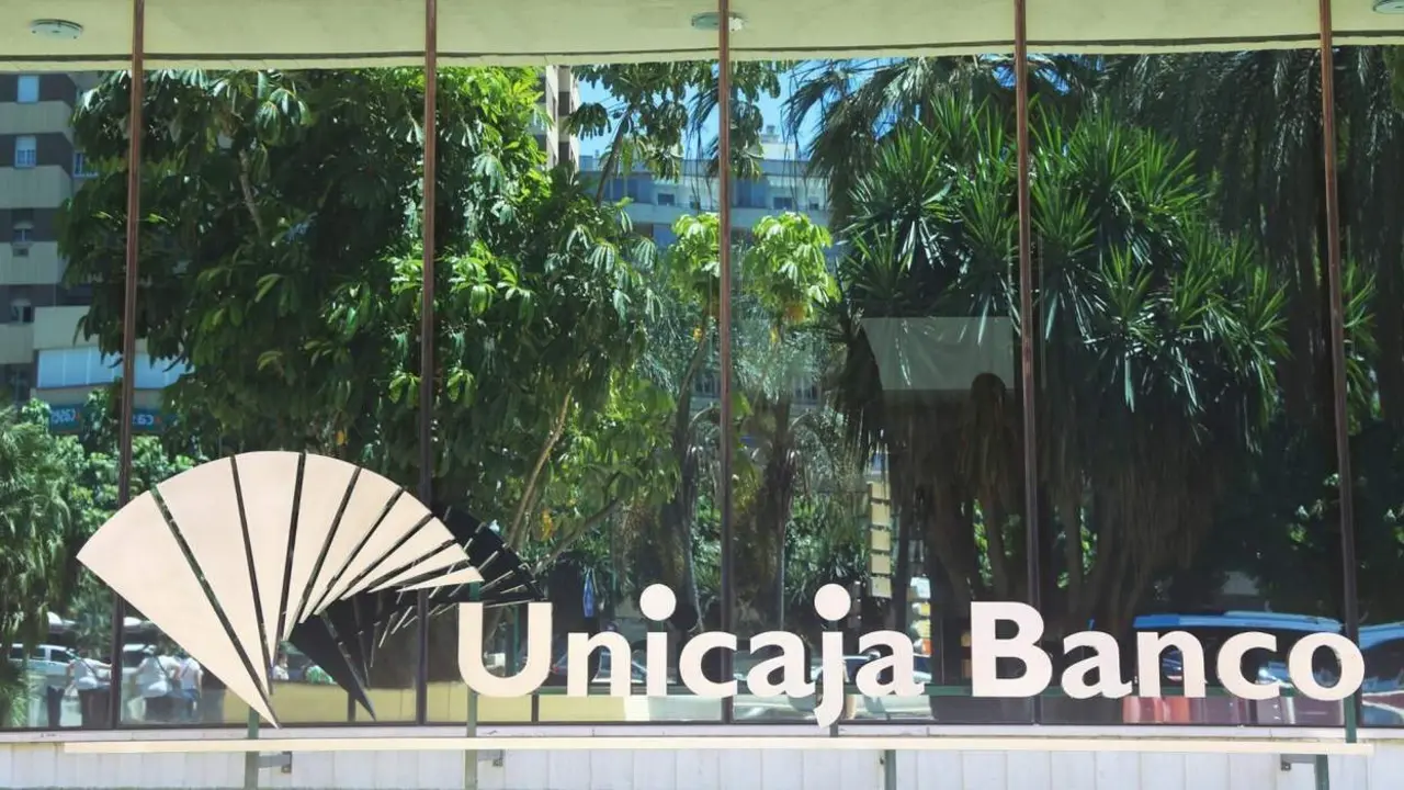 Oficinas de Unicaja. - EP