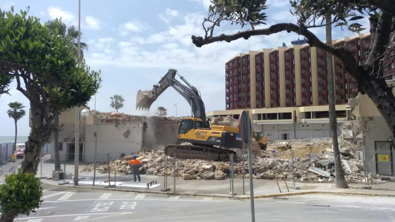 Obras en la antigua Residencia Tiempo Libre. - &Aacute;lvaro Geneiro 