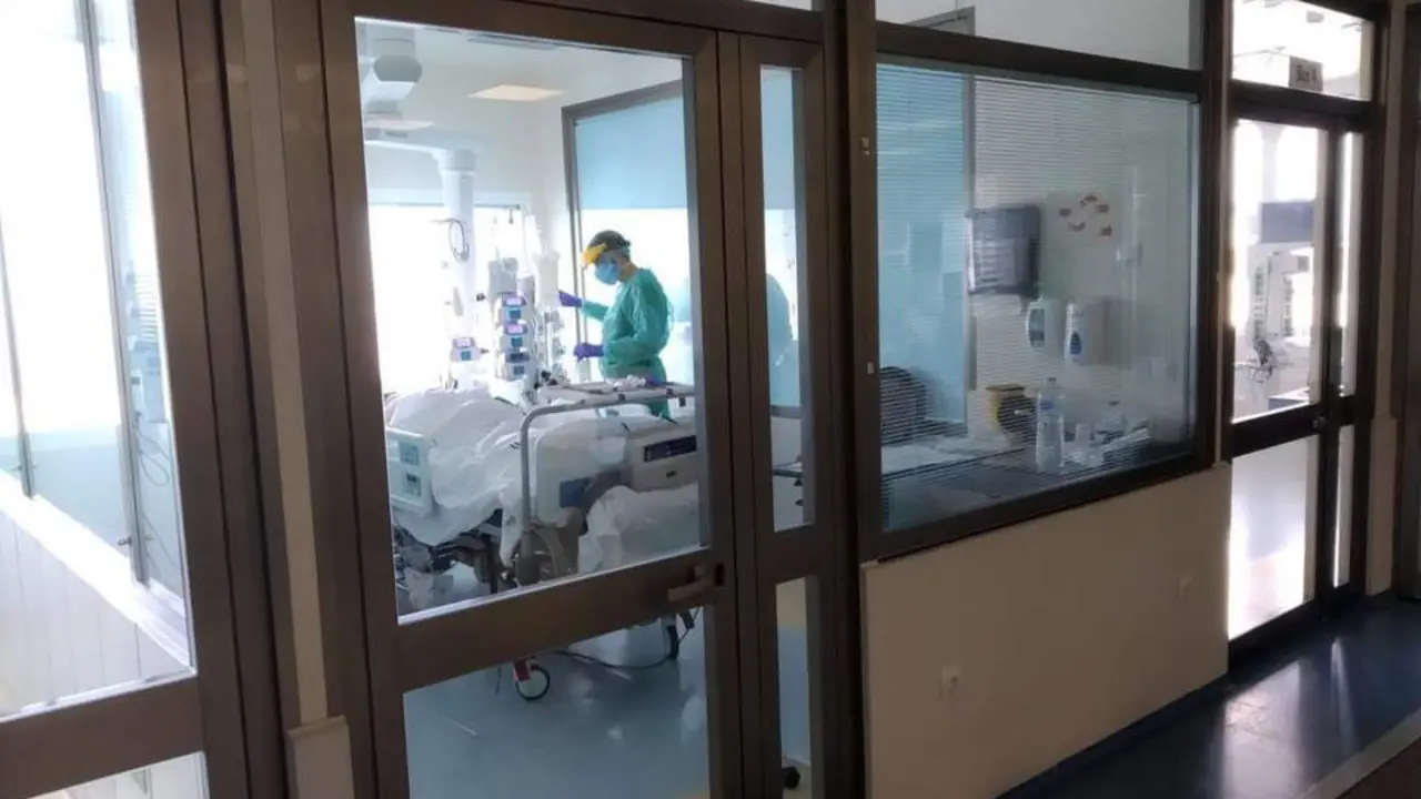 UCI del hospital Infanta Elena de Huelva. - VH