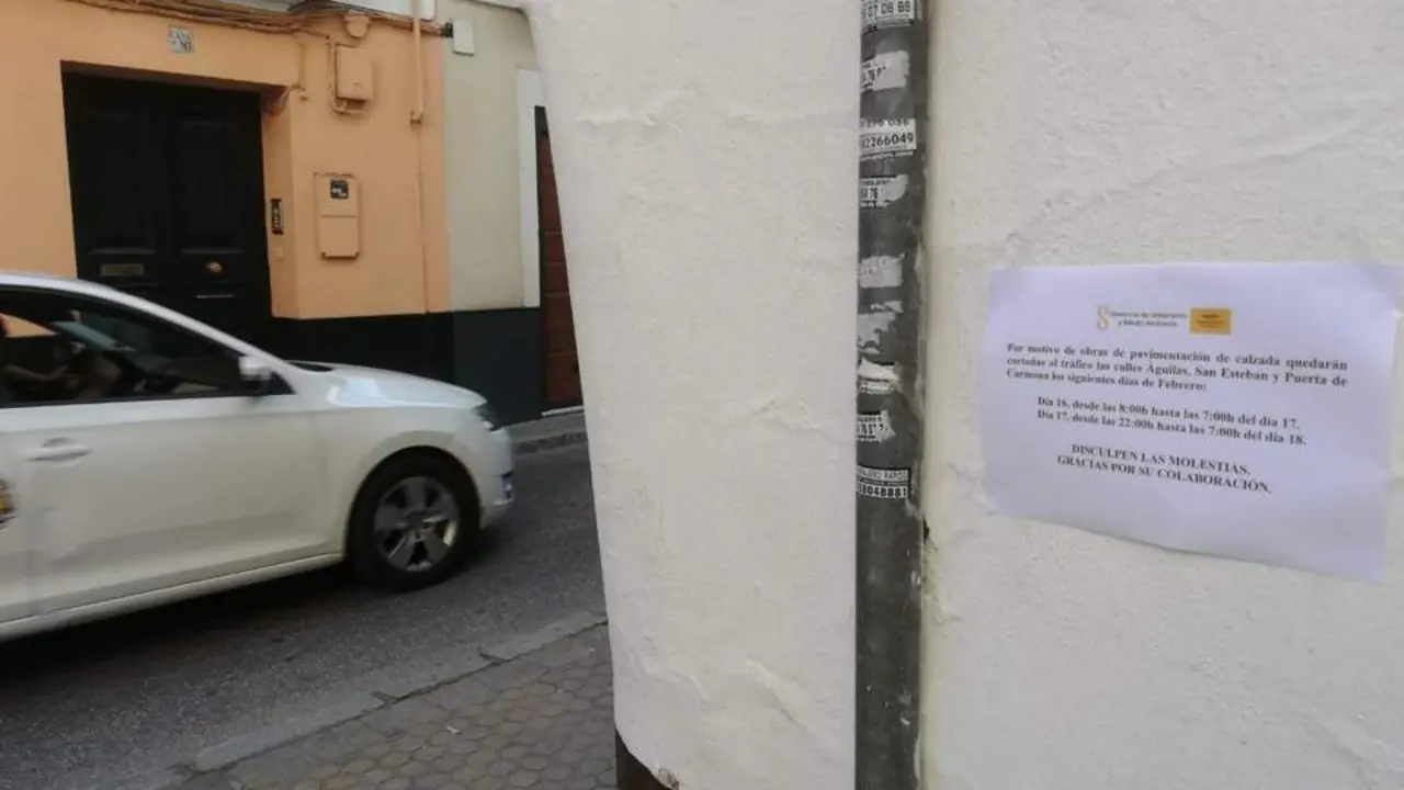 Coches en la calle San Esteban. - VS