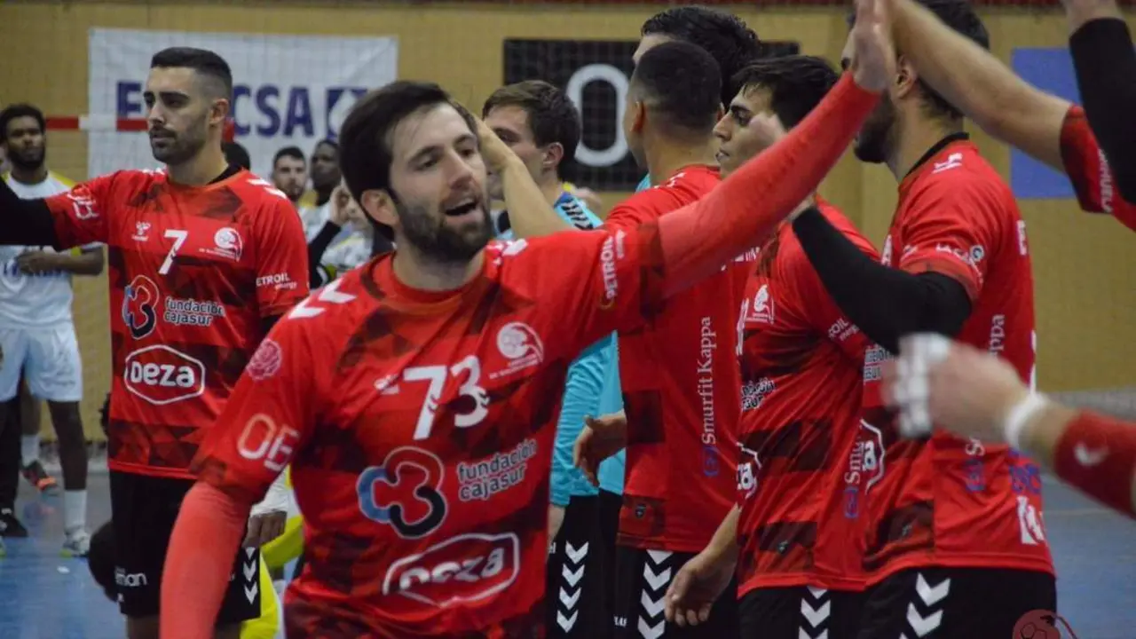 Aitor G&oacute;mez (73) durante un partido en el IDM F&aacute;tima esta temporada - | CAJASUR CBM