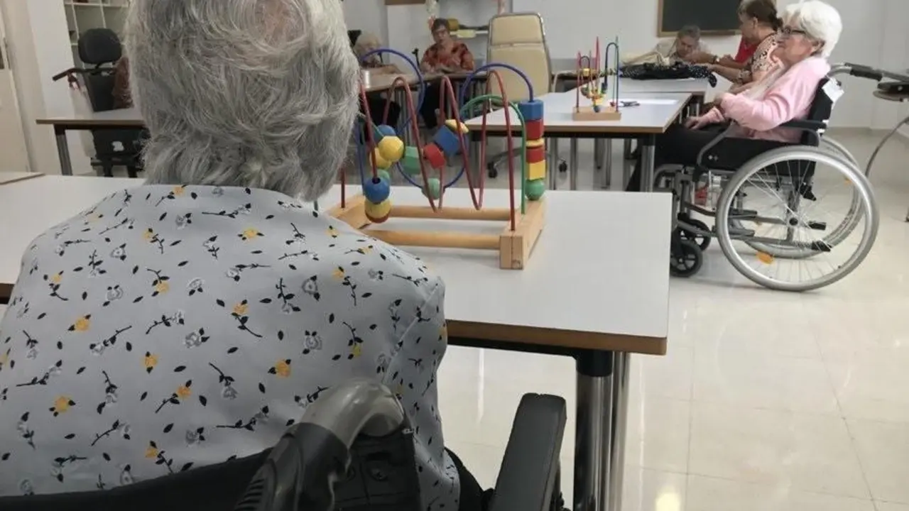 Centro de atenci&oacute;n a mayores. - VH