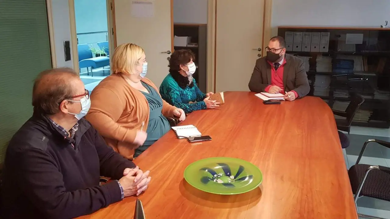REUNI&Oacute;N de BELLO CON LA FLAVE. - Viva