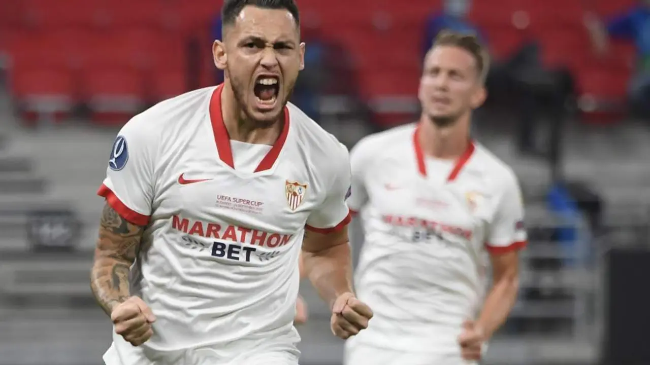 El extremo argentino del Sevilla, Lucas Ocampos, durante el encuentro de la Supercopa de Europa contra el Bayern de M&uacute;nich. - efe