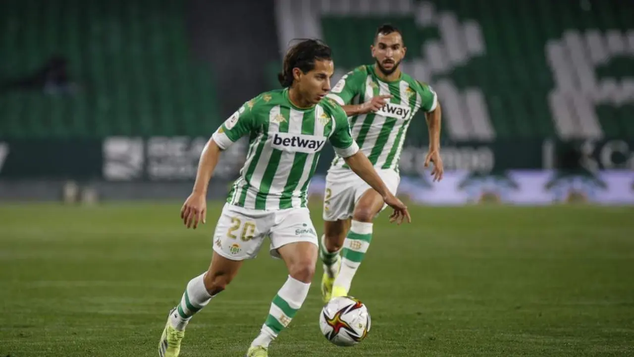 Diego Lainez, durante un partido con el Betis en el Benito Villamar&iacute;n. - rbb