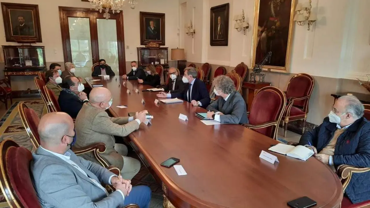Reuni&oacute;n del Puerto con arroceros y con la CHG. - APS