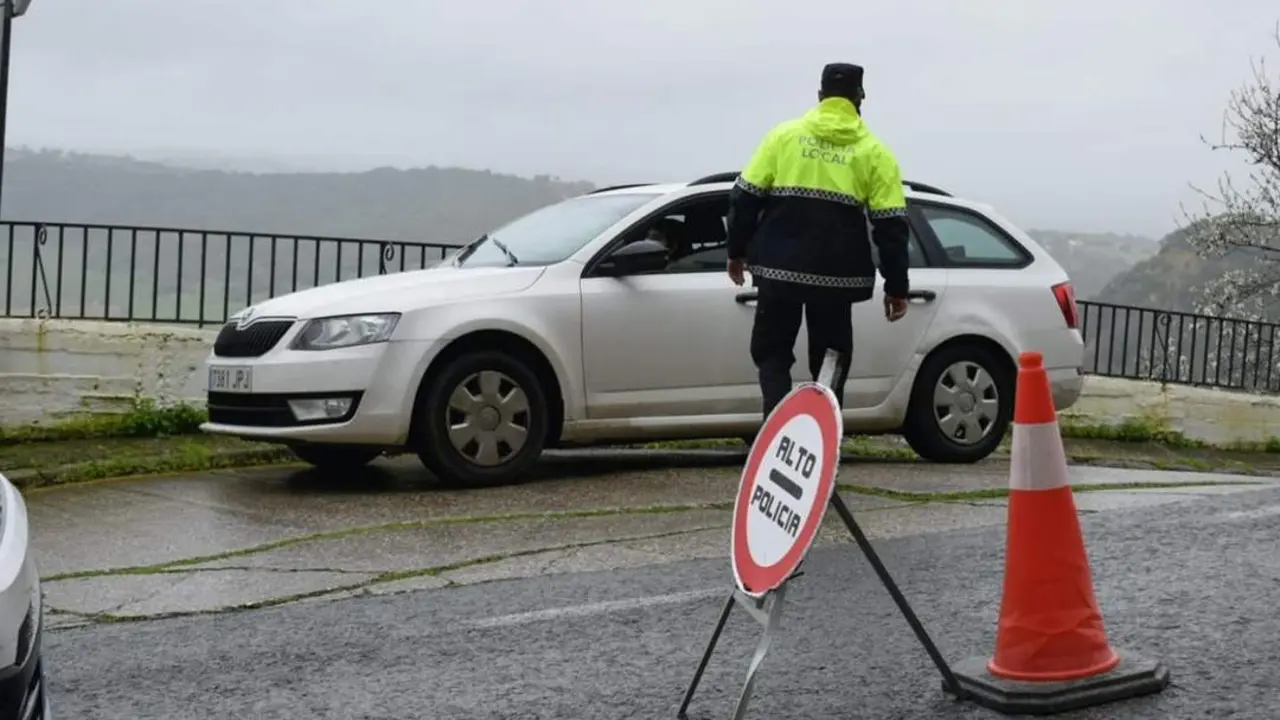 Control de la Polic&iacute;a en Vejer. - A.I.