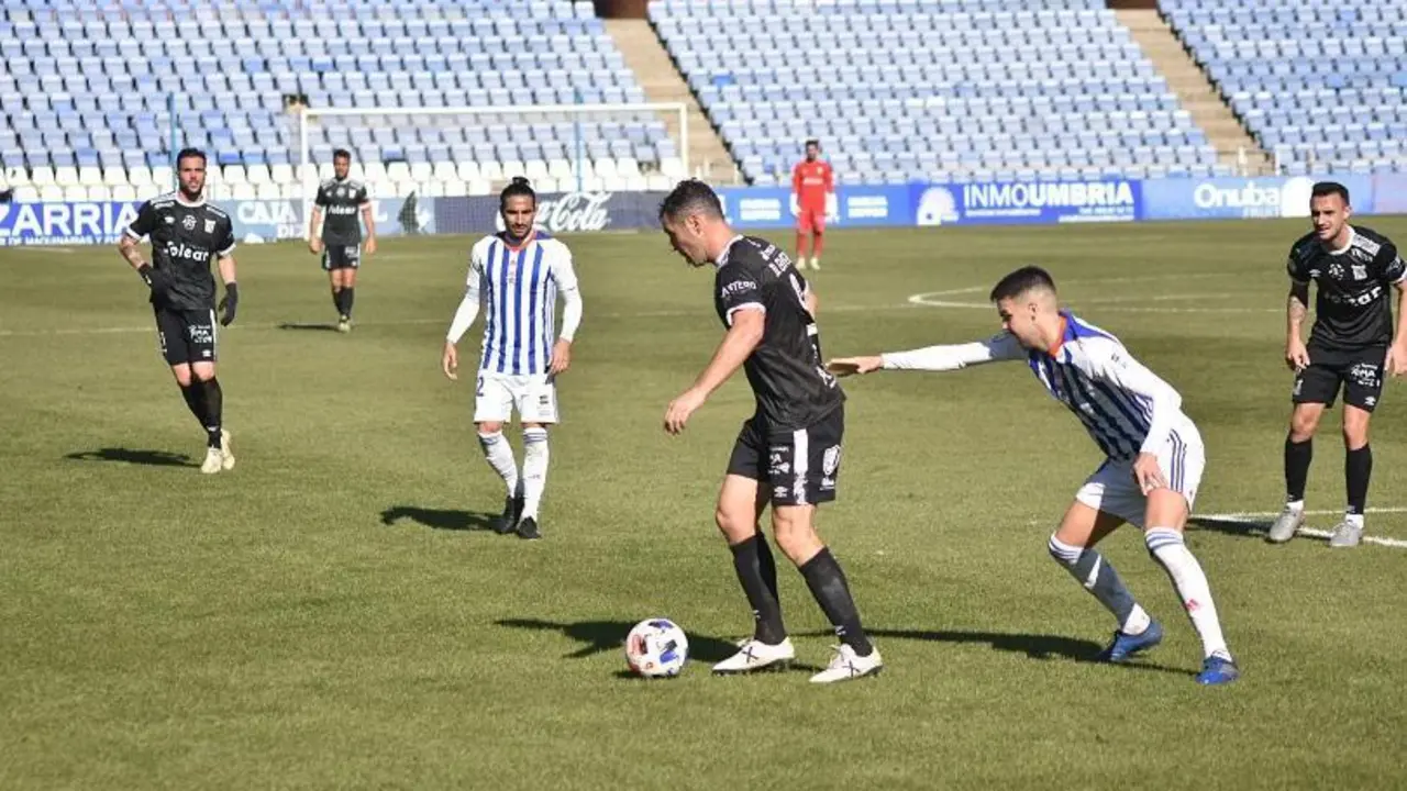 Dani Molina en el &uacute;ltimo partido de liga disputado ante el Atl&eacute;tico Sanluque&ntilde;o. - TENOR