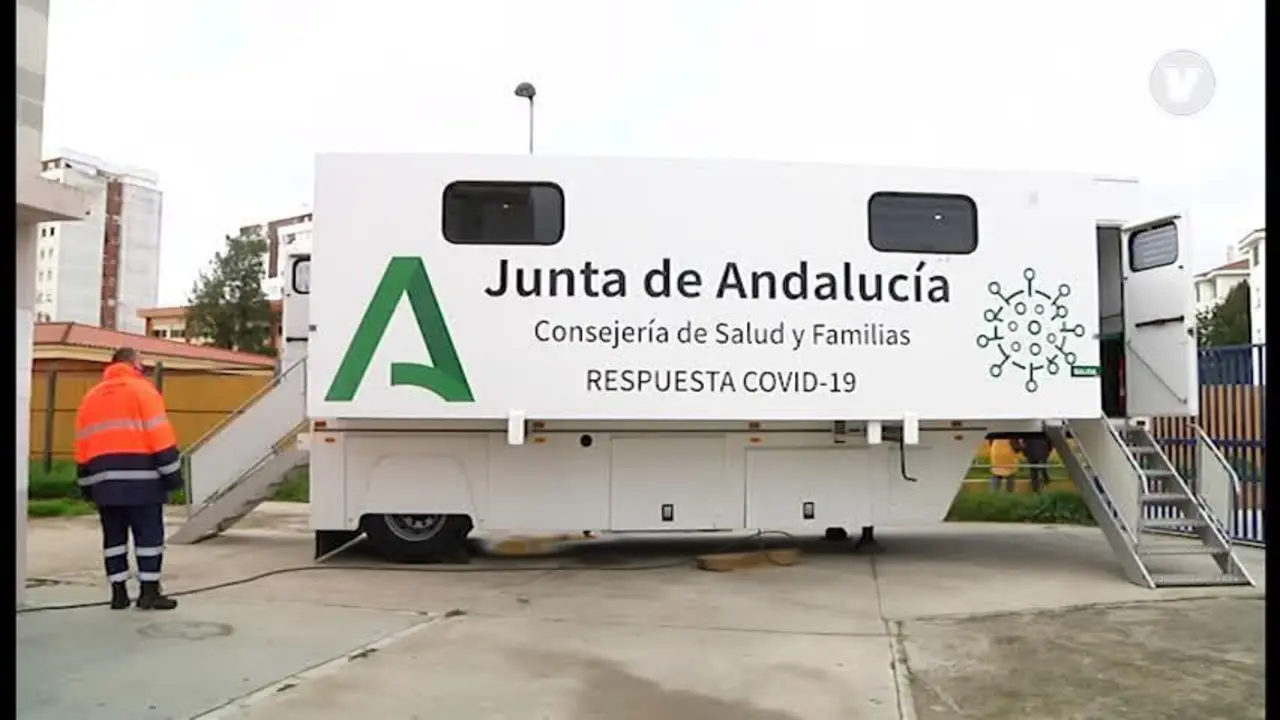 Dos positivos en el cribado de Algeciras, con apenas un 45% de asistencia