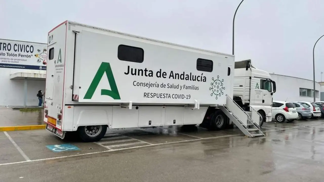 vacunas en el centro c&iacute;vico. - viva