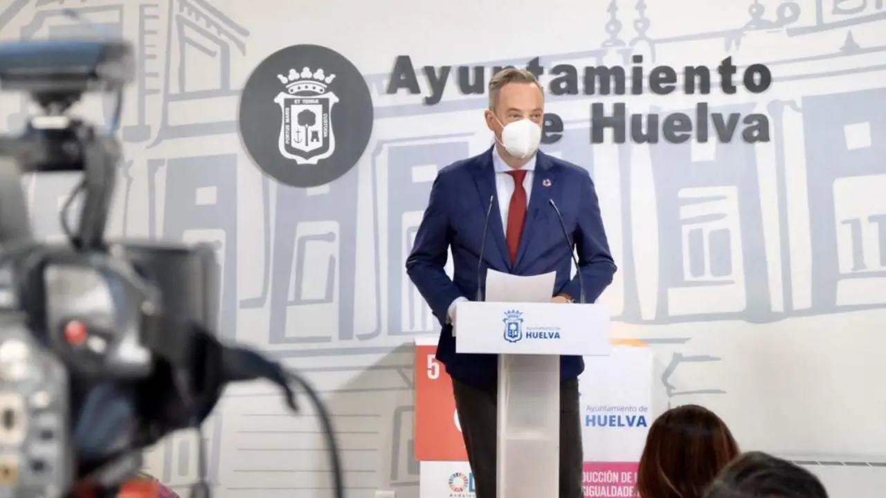 Manuel G&oacute;mez en rueda de prensa. - VH