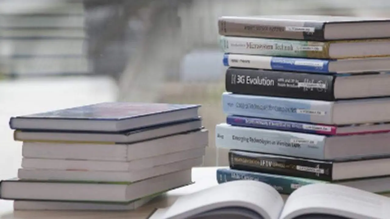 Libros. - Canva