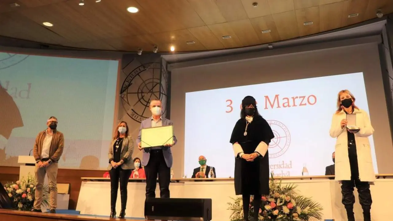 Acto del 3 de Marzo en la UHU. - VH
