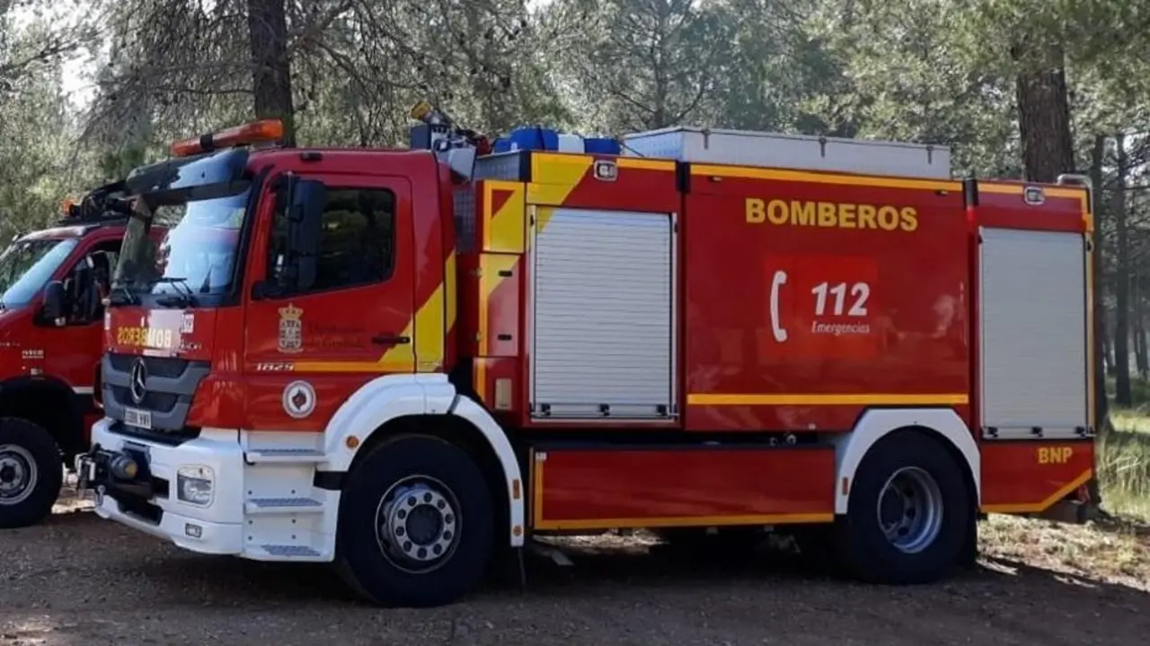 Veh&iacute;culo de bomberos. - 112