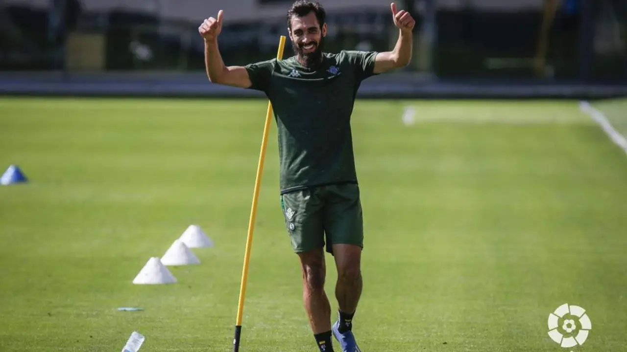 Borja Iglesias durante una sesi&oacute;n de entrenamiento.  - LFP
