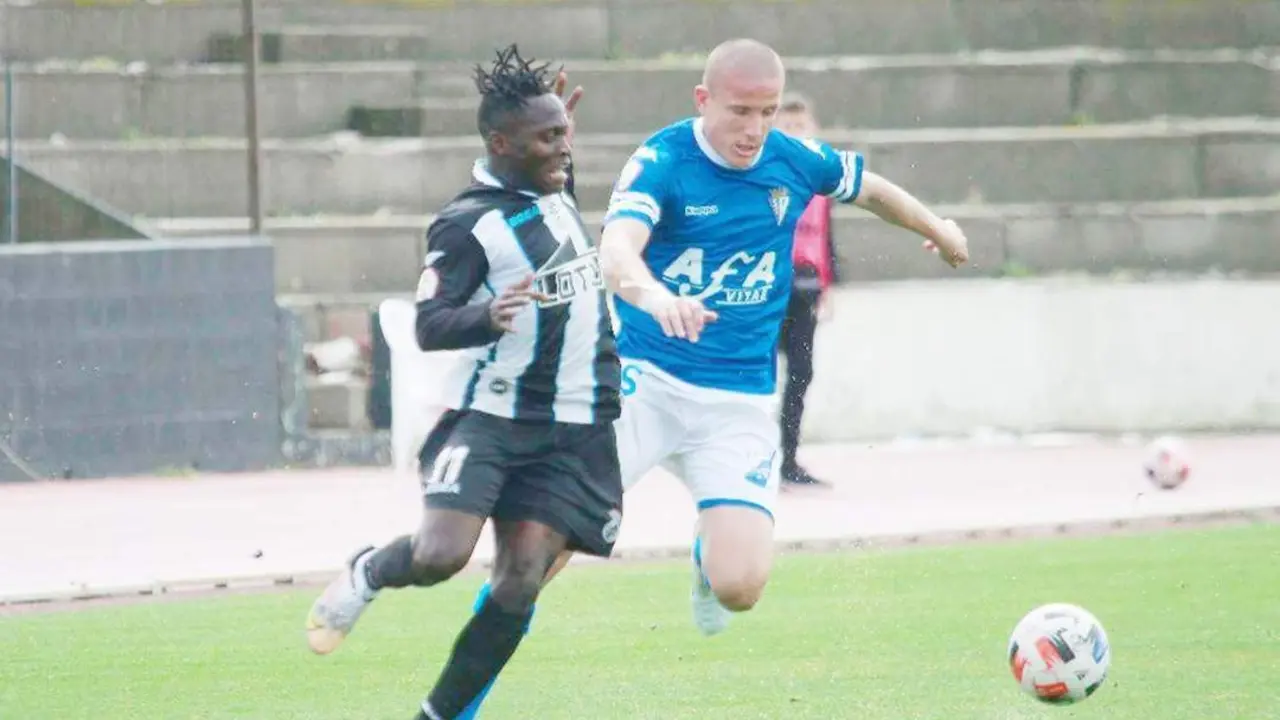 Koroma, que es natural de Sierra Leona, y el sanluque&ntilde;o Lolo Gonz&aacute;lez en el Balona 0 - San Fernando 0 - Andy Ragel