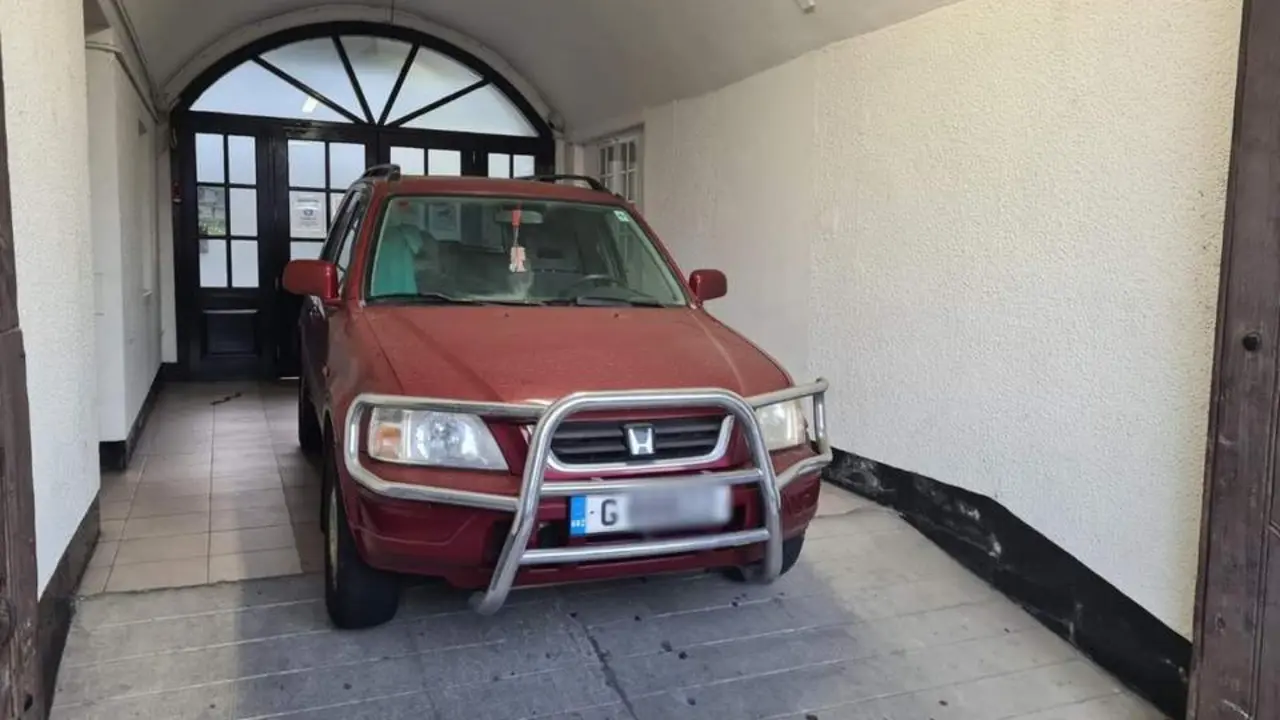 El veh&iacute;culo interceptado. - Royal Police