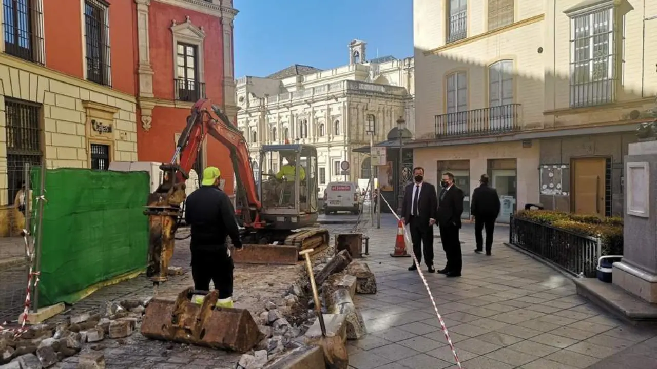Trabajos en el entorno de la escultura de Cervantes. - AI