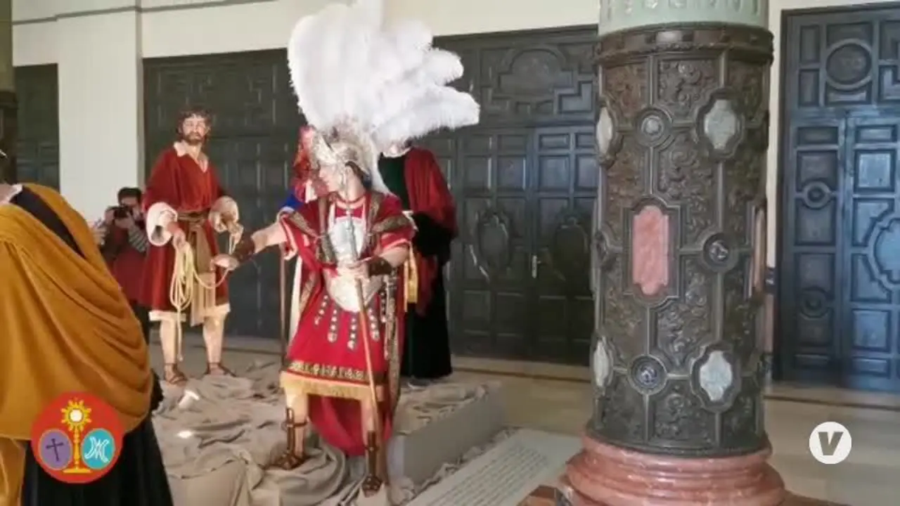 Arranca la muestra que re&uacute;ne los ocho misterios de la Semana Santa de Sevilla