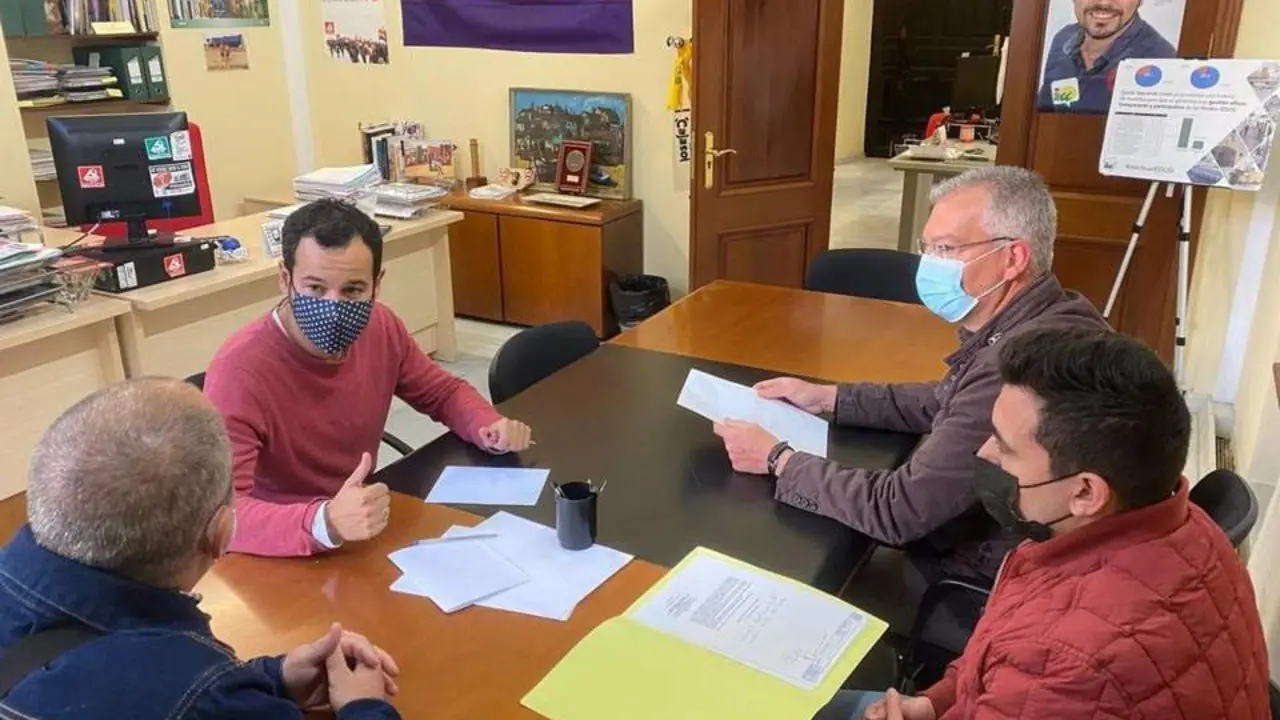Reuni&oacute;n de Adelante Sevilla con la plantilla de la seguridad privada en edificios municipales. - ADELANTE