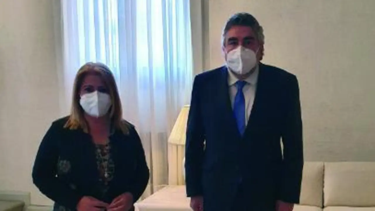 La alcaldesa con el ministro de Cultura.  - Jerez.es