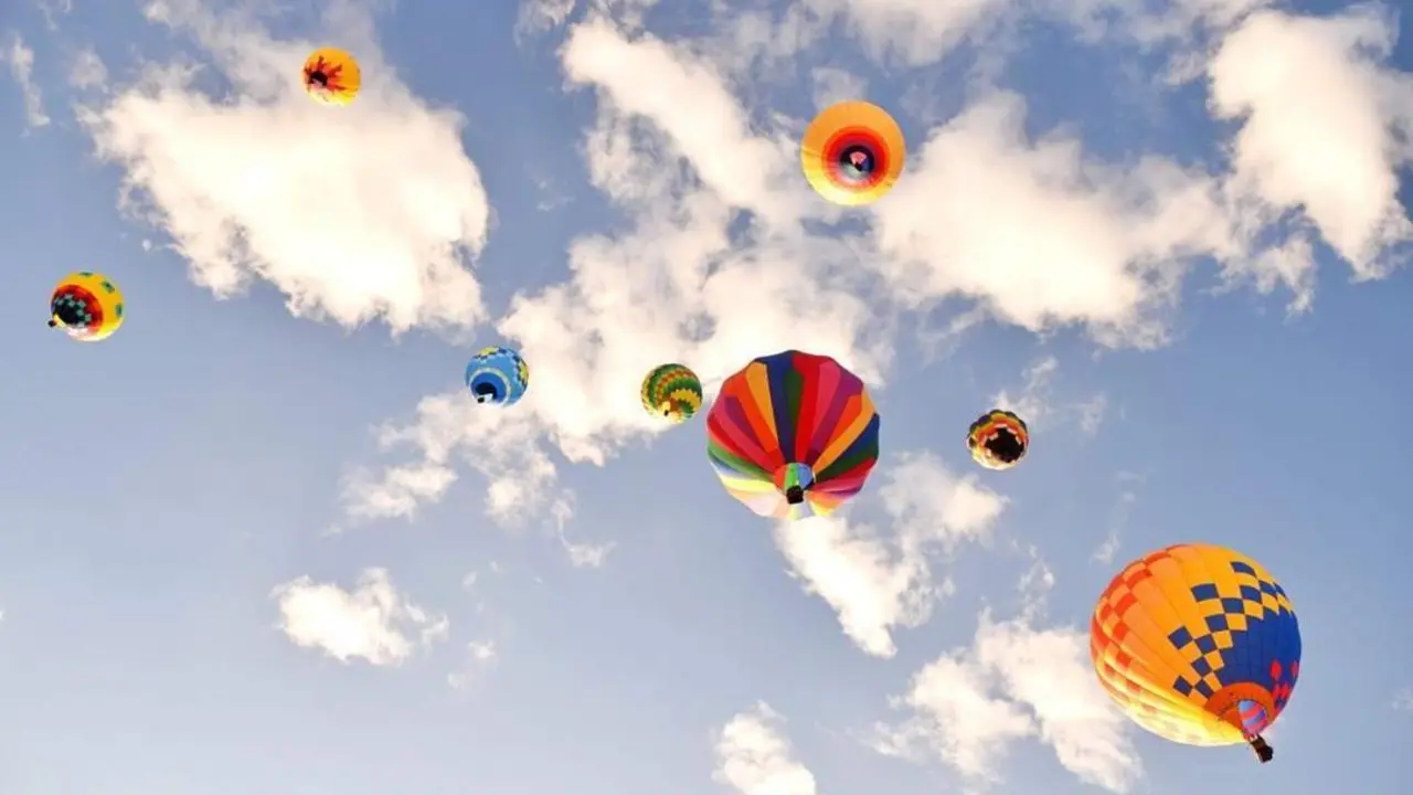 Los globos hasta pueden bailar sevillanas. - Globotur