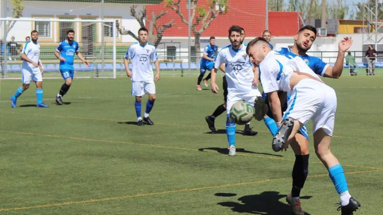 Los dos equipos no dieron un bal&oacute;n por perdido en este duelo de rivalidad local - Ra&uacute;l J. Bustillos