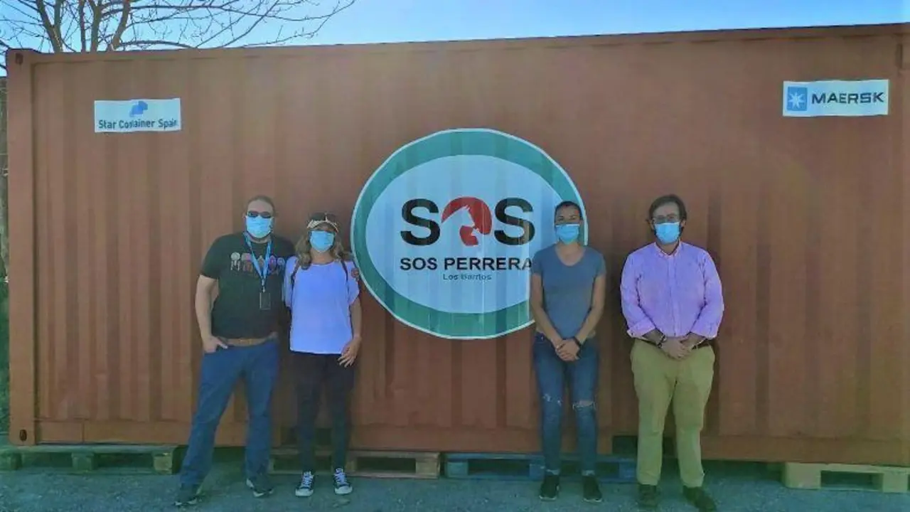 Donaci&oacute;n de un contenedor a la perrera de Los Barrios. - AI