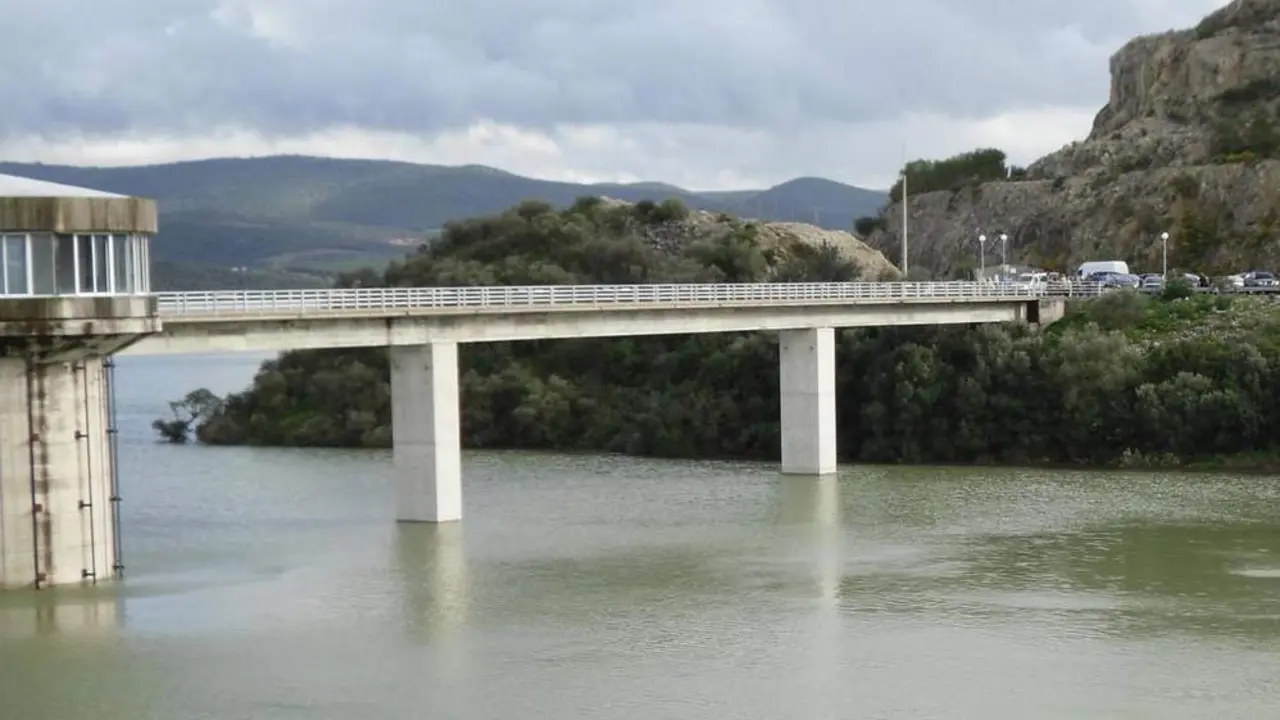 En la imagen, el embalse de Guadalcac&iacute;n en Arcos. - MAC&Iacute;AS