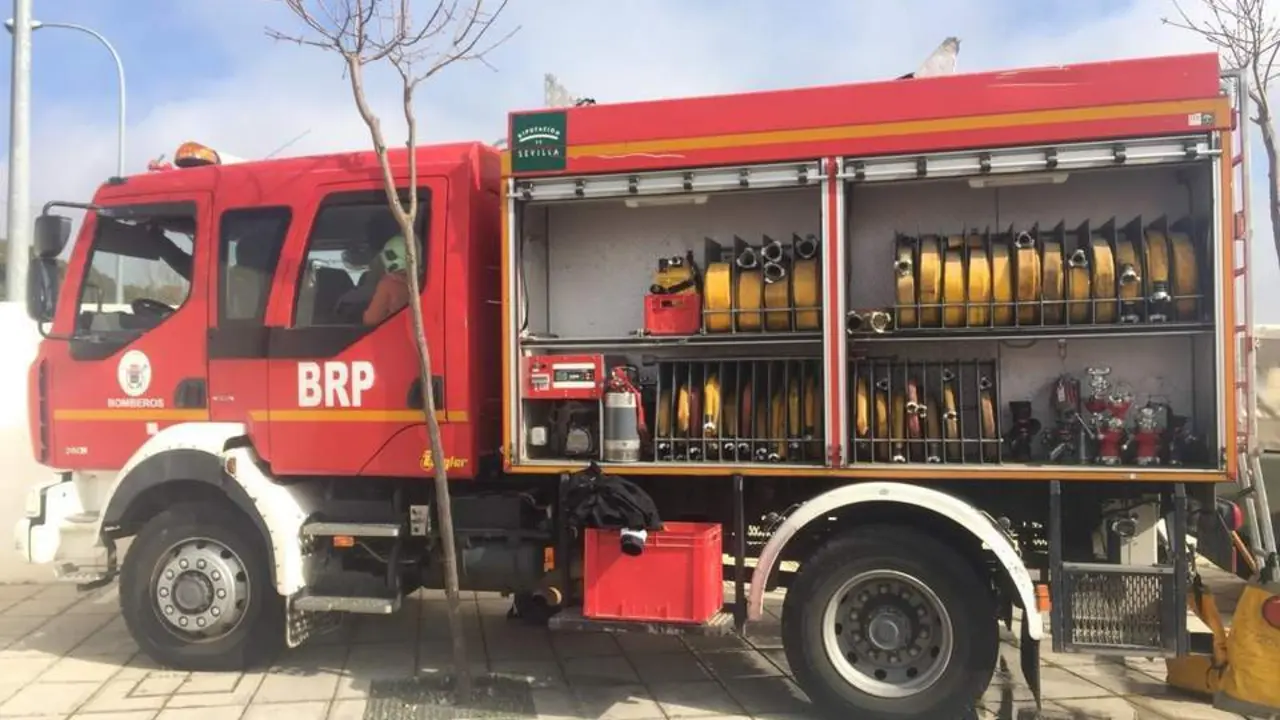 Coche de bomberos de la Diputaci&oacute;n.  - EP