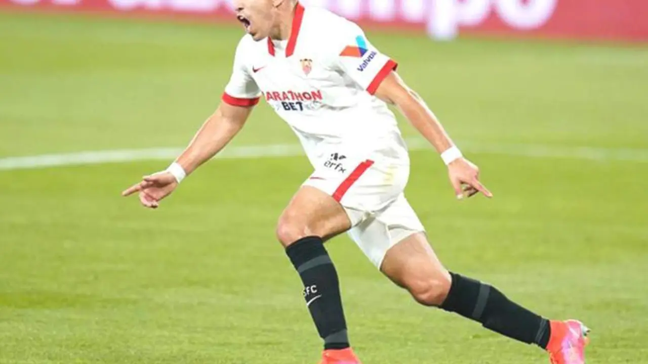 El lateral del Sevilla, Marcos Acu&ntilde;a, durante el partido contra el Atl&eacute;tico de Madrid de la pasada jornada. - sfc