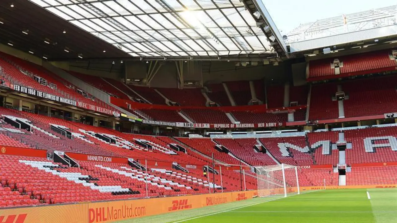 old trafford, vac&iacute;o - efe