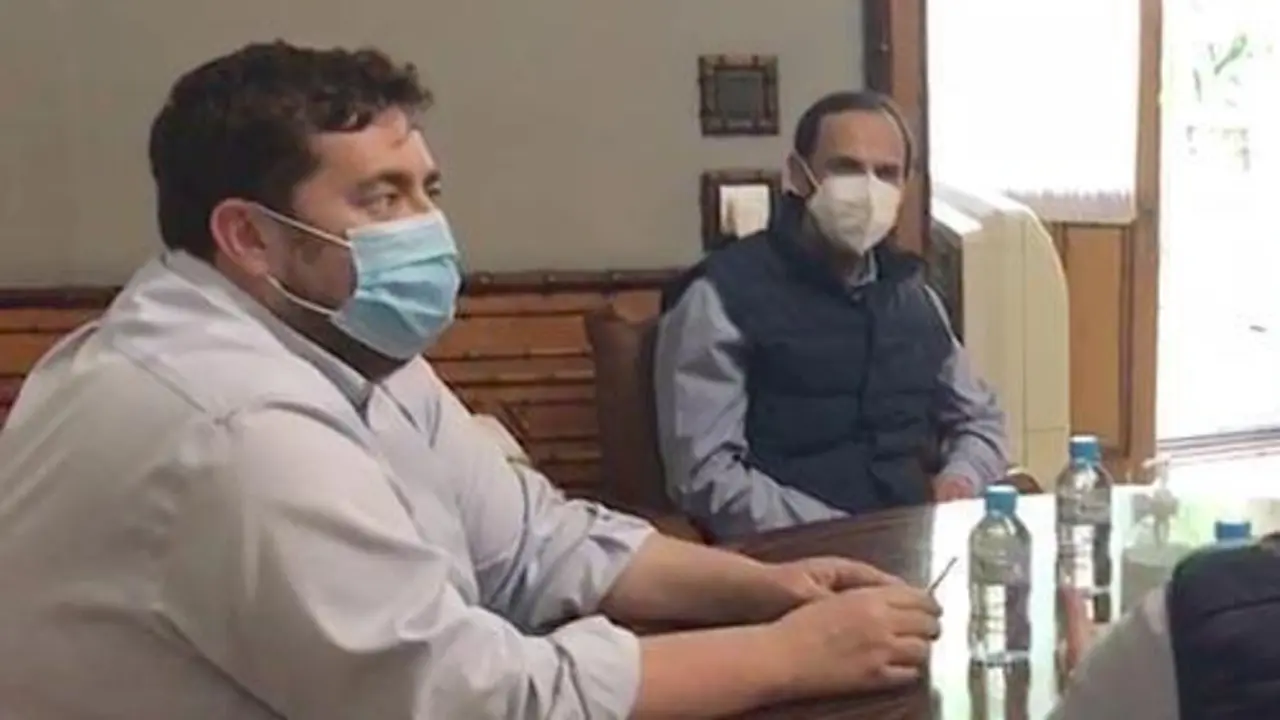 El diputado Jaime Armario reunido con el alcalde, V&iacute;ctor Mora. - Informaci&oacute;n.