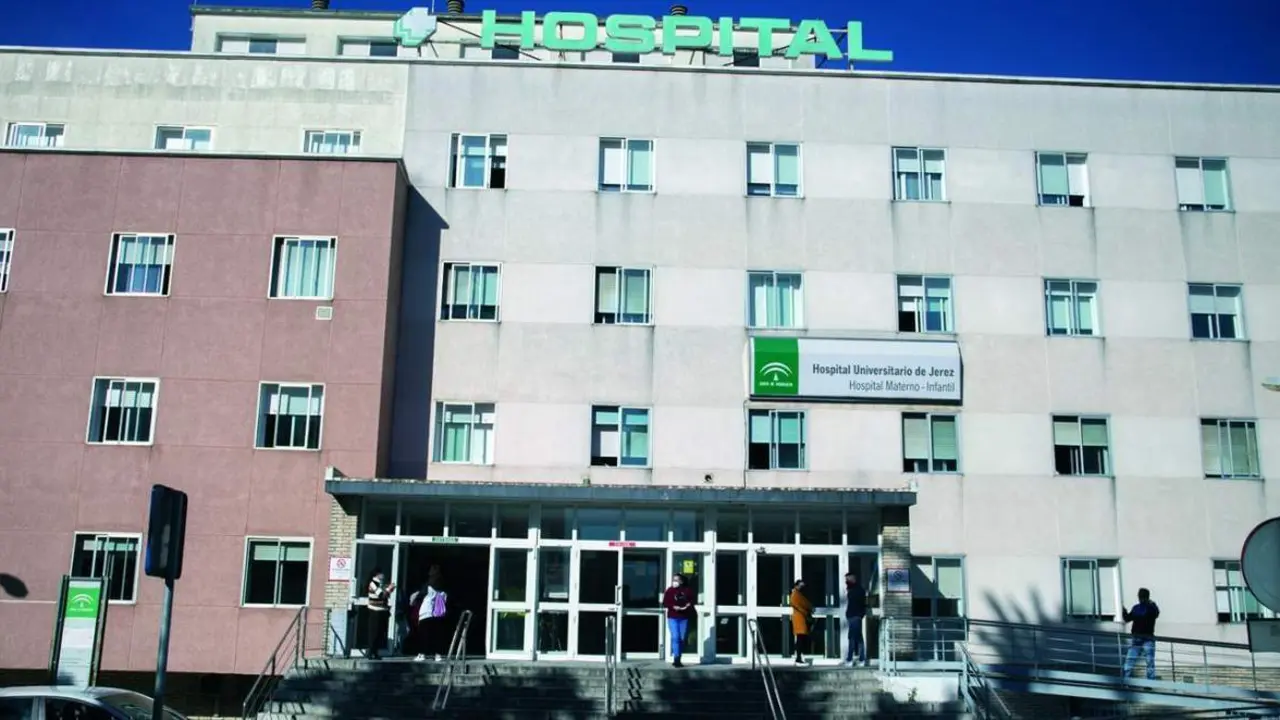 Las vacunas se administran en la antigua cafeter&iacute;a del Materno Infantil.  - Rafael Dom&iacute;nguez