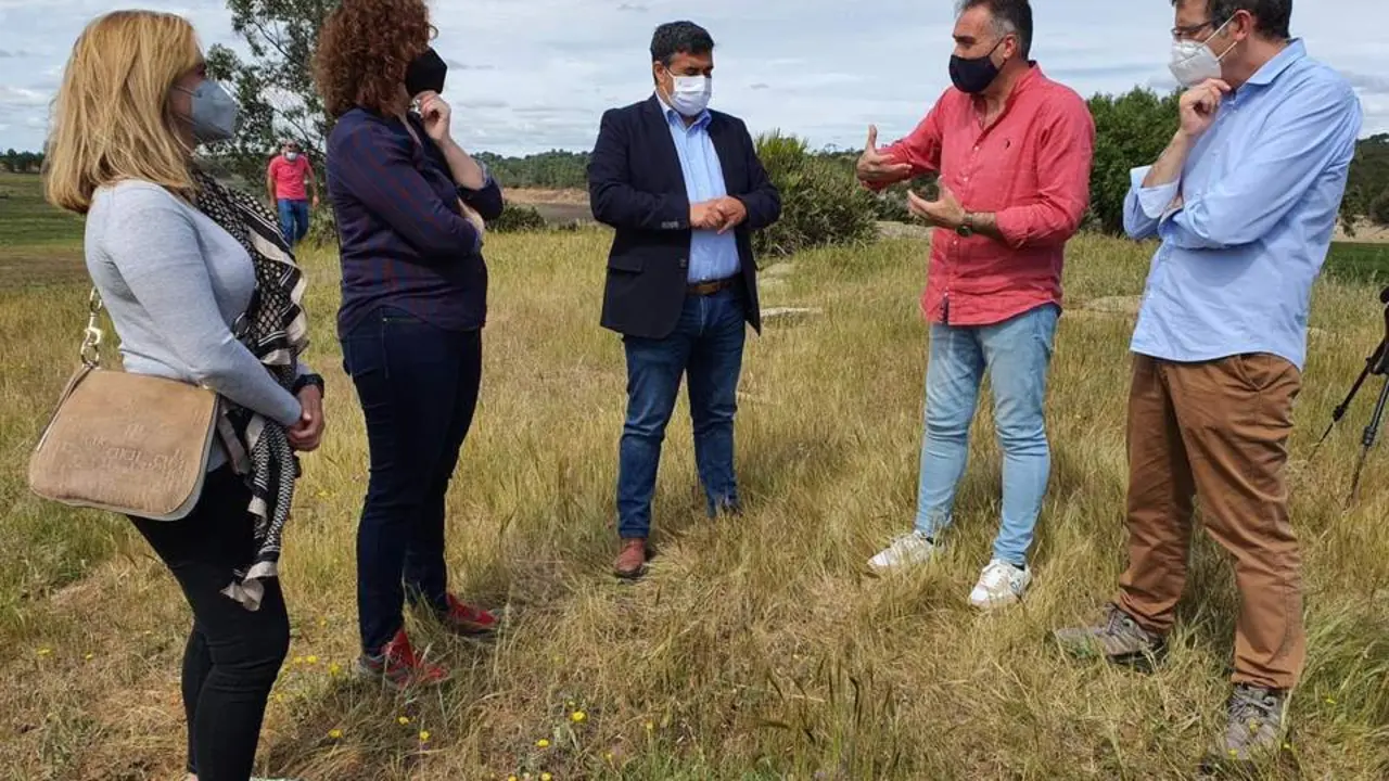 Visita del delegado a los restos de La Palma. - VH