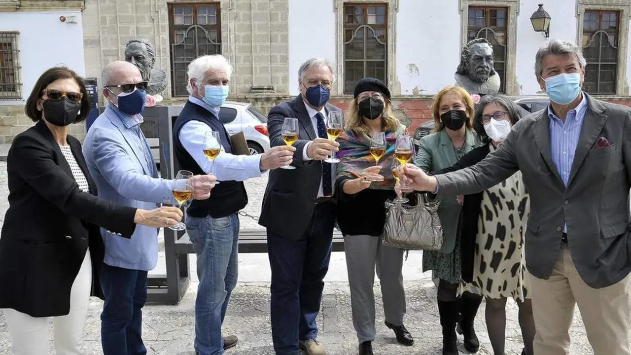El brindis ante los bustos de Shakespeare y Cervantes - jerez,es