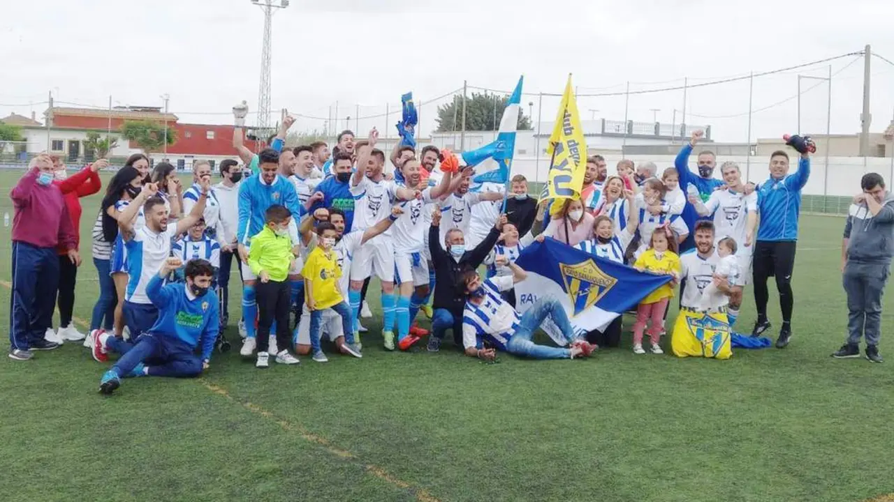 El Rayo Sanluque&ntilde;o vivi&oacute; una jornada de gran alegr&iacute;a tras ascender a la Primera Andaluza de C&aacute;diz - RS