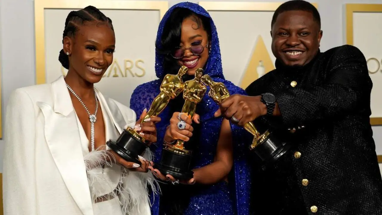 Tiara Thomas, H.E.R. and Dernst Emile II, ganadores del Oscar a la mejor canci&oacute;n original - Chris Pizzello