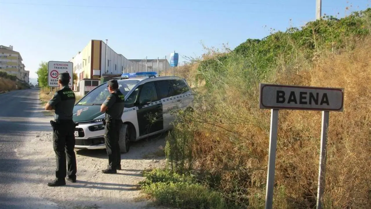 Una patrullla de la Guardia Civil en Baena. - Guardia Civil