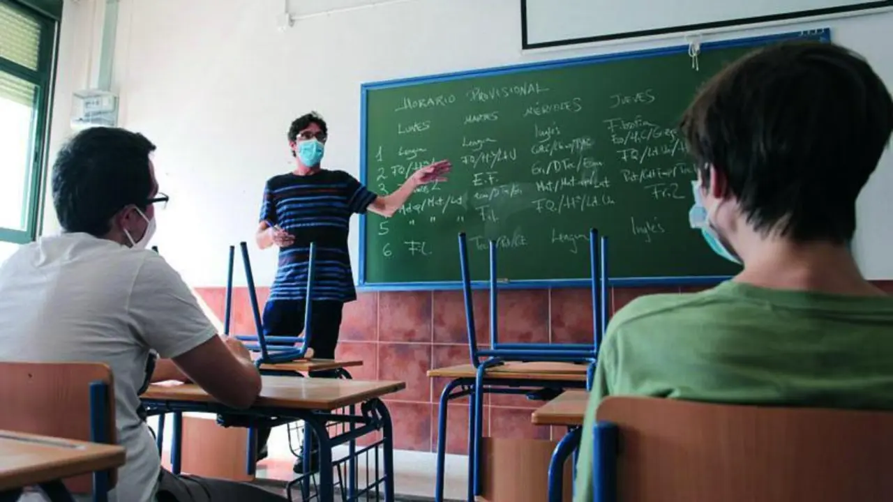 Los docentes andaluces est&aacute;n entre los peores pagados de toda Espa&ntilde;a. - Oliverio Ruiz