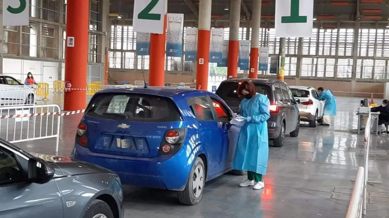 Punto de vacunaci&oacute;n en Ifeca en Jerez. - EP