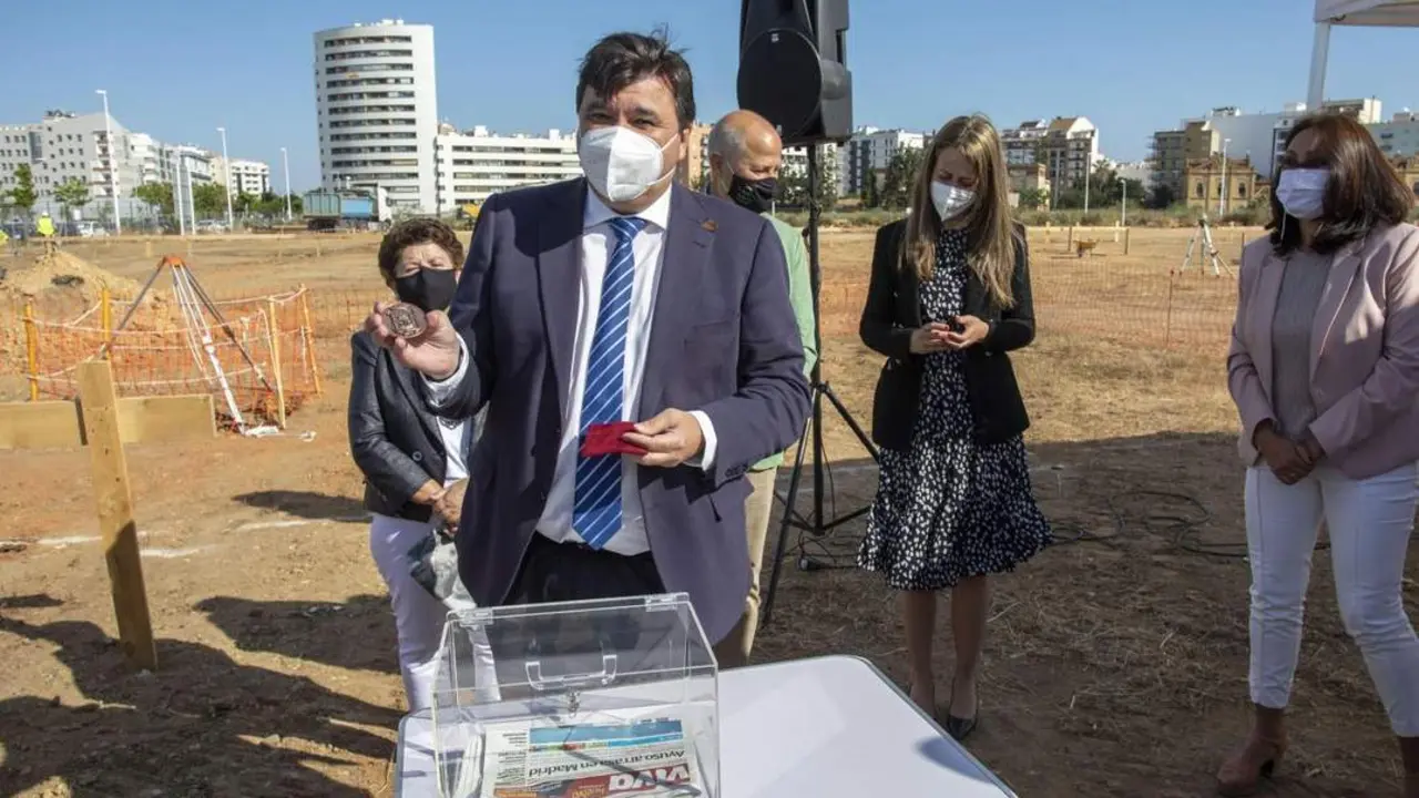 Colocaci&oacute;n de la primera piedra del colegio del Ensanche. - VH
