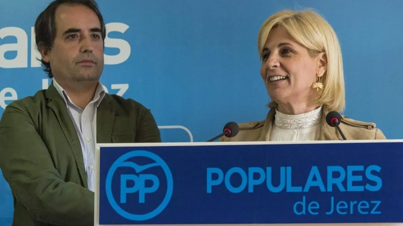 Salda&ntilde;a junto a Garc&iacute;a-Pelayo - Melody Guti&eacute;rrez