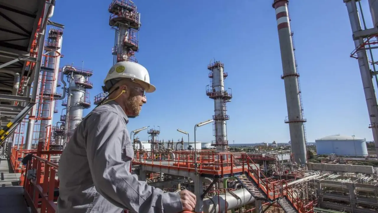 Refiner&iacute;a La R&aacute;bida. - VH