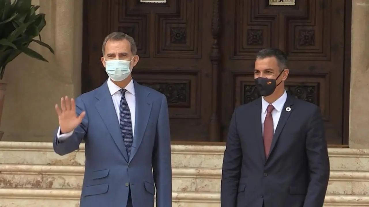 Felipe VI y Pedro S&aacute;nchez. - EP